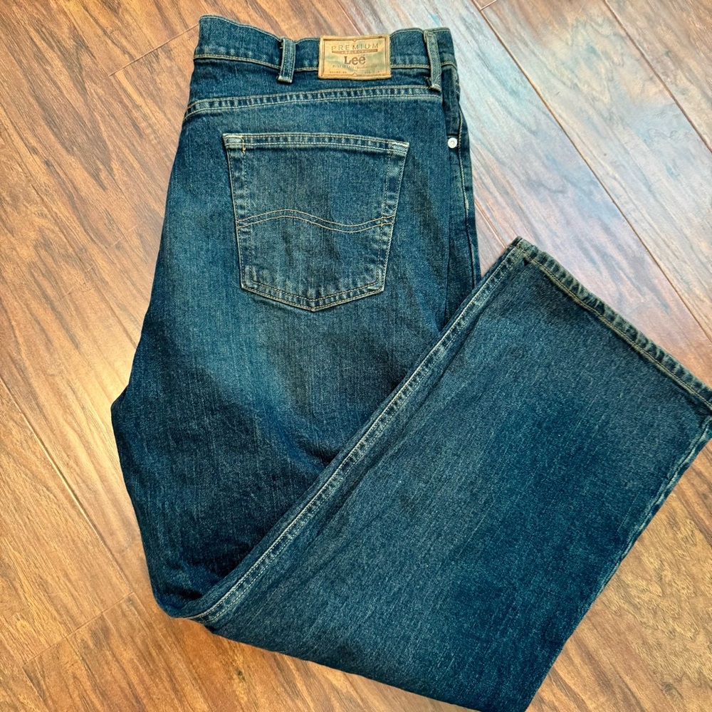 Lee Premium Selection Relaxed Fit Straight Leg Jeans - Size 42 x 30